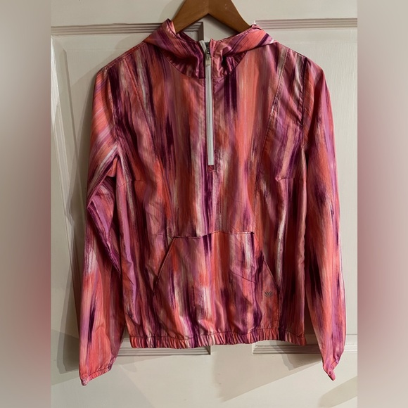 Wind Breaker - Picture 1 of 4